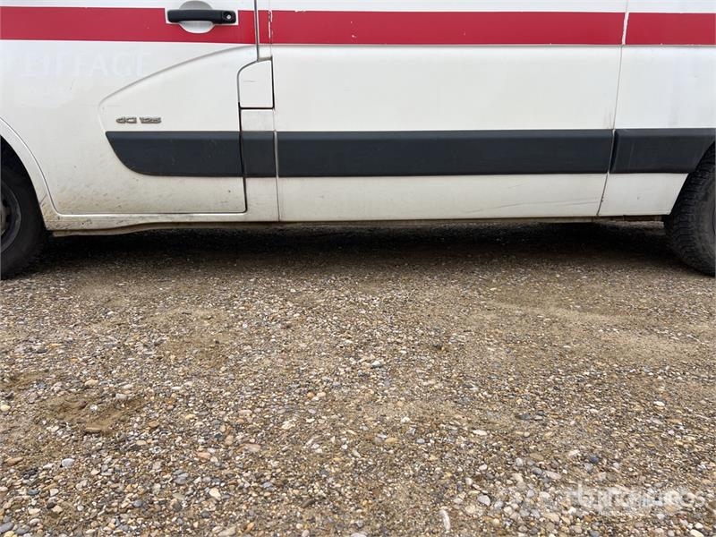 Renault Master dCi125 Vehicule Utilitaire Cargo Van شاحنة مقفلة