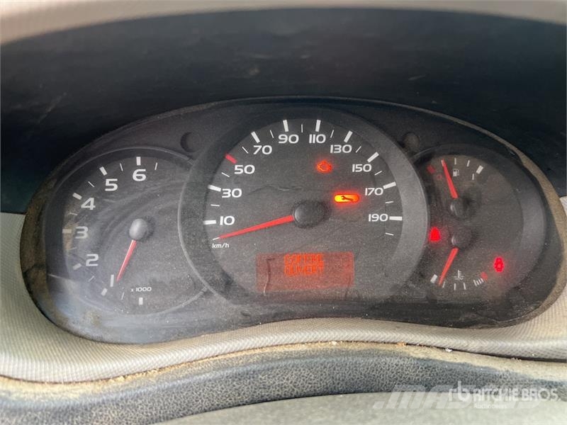 Renault Master dCi125 Vehicule Utilitaire Cargo Van شاحنة مقفلة