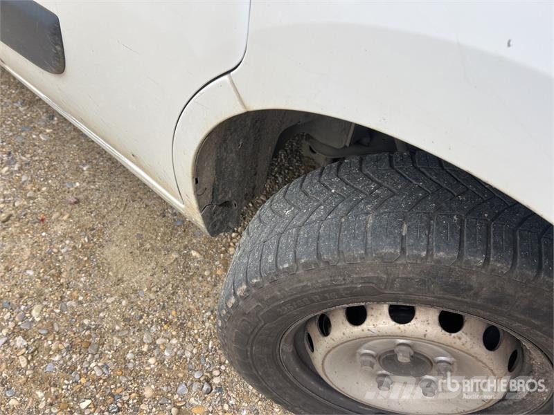 Renault Master dCi125 Vehicule Utilitaire Cargo Van شاحنة مقفلة
