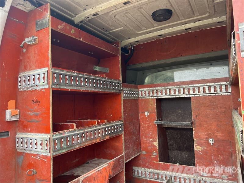 Renault Master dCi125 Vehicule Utilitaire Cargo Van شاحنة مقفلة