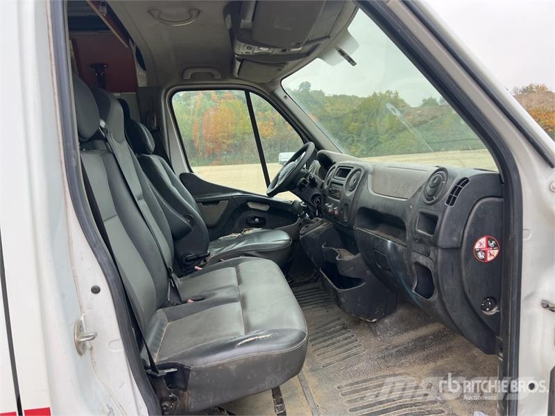 Renault Master dCi125 Vehicule Utilitaire Cargo Van شاحنة مقفلة