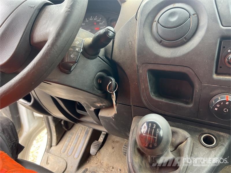 Renault Master dCi125 Vehicule Utilitaire Cargo Van شاحنة مقفلة