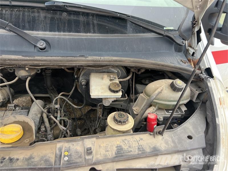 Renault Master dCi125 Vehicule Utilitaire Cargo Van شاحنة مقفلة