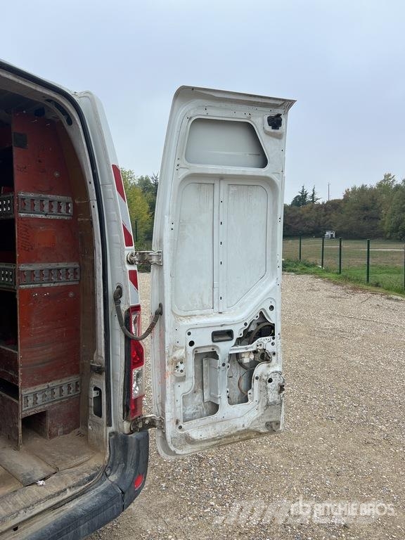 Renault Master dCi125 Vehicule Utilitaire Cargo Van شاحنة مقفلة