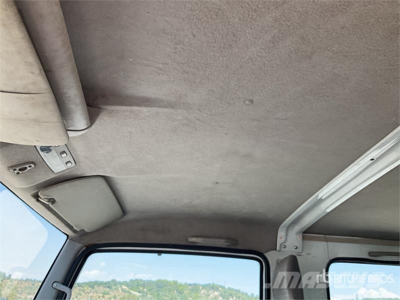 Renault Maxity 130DXI 4x2 Crew Cab Camion Benne Dump Truck Kipper