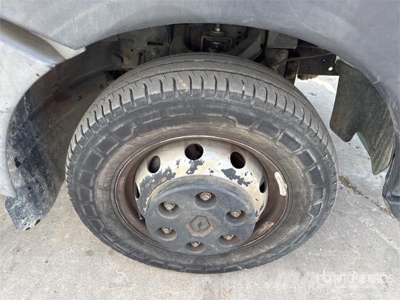 Renault Maxity 140 DXi Camion Benne Dump Truck Lastbiler med tip