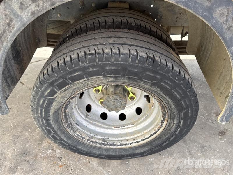 Renault Maxity 140 DXi Camion Benne Dump Truck Lastbiler med tip