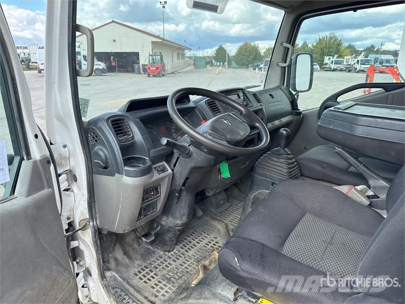 Renault Maxity 140 DXi Camion Benne Dump Truck Lastbiler med tip