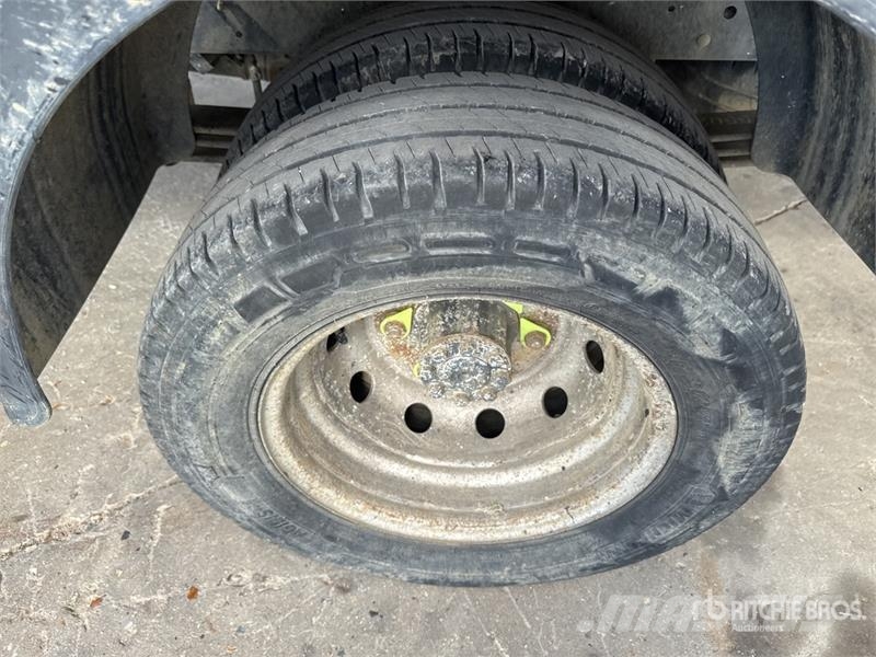 Renault Maxity 140 DXi Camion Benne Dump Truck Lastbiler med tip