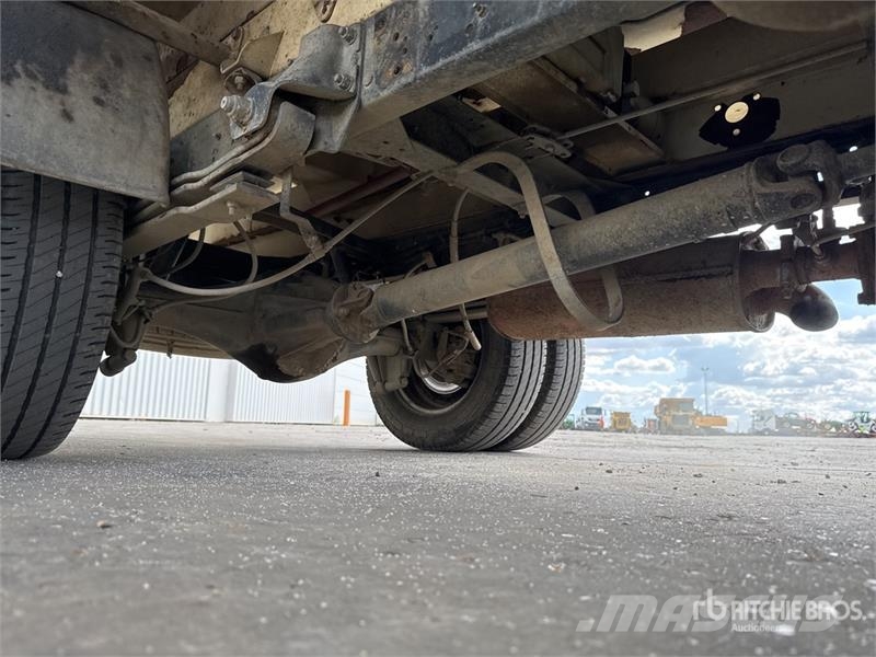 Renault Maxity 140 DXi Camion Benne Dump Truck Lastbiler med tip