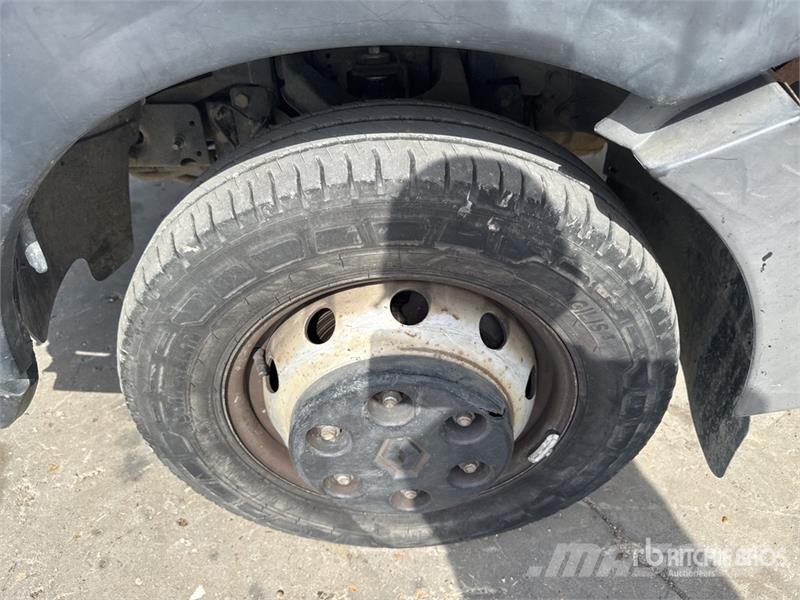 Renault Maxity 140 DXi Camion Benne Dump Truck Lastbiler med tip
