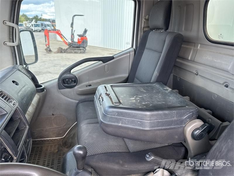 Renault Maxity 140 DXi Camion Benne Dump Truck Lastbiler med tip