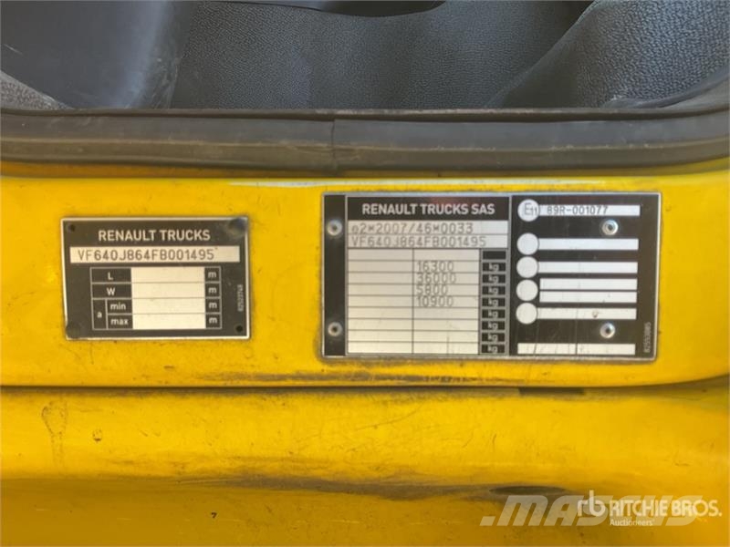Renault MDA3C 4x2 Crane Tow Truck Carroattrezzi