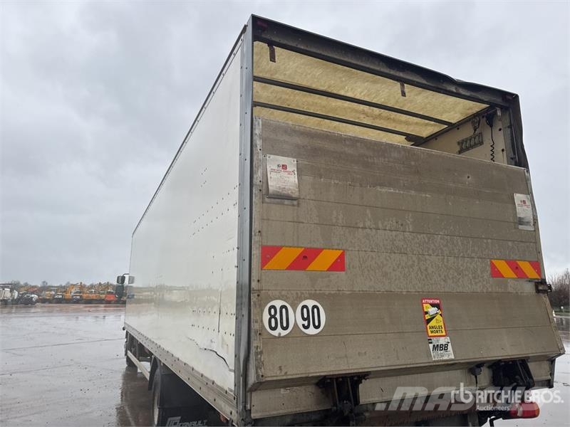 Renault Midlum 220 DXi 4x2 Van Truck Camiones caja cerrada