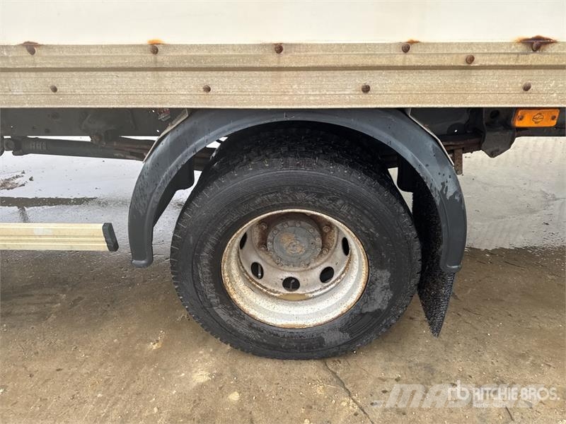Renault Midlum 220 DXi 4x2 Van Truck Camiones caja cerrada