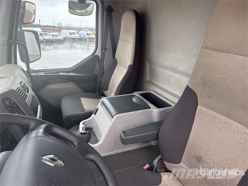 Renault Midlum 220 DXi 4x2 Van Truck Camiones caja cerrada