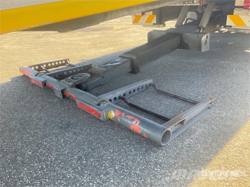 Renault Midlum 4x2 with Crane Tow Truck Bergungsfahrzeuge