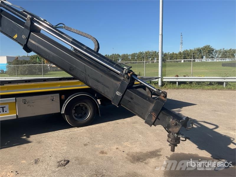Renault Midlum 4x2 with Crane Tow Truck Bergungsfahrzeuge