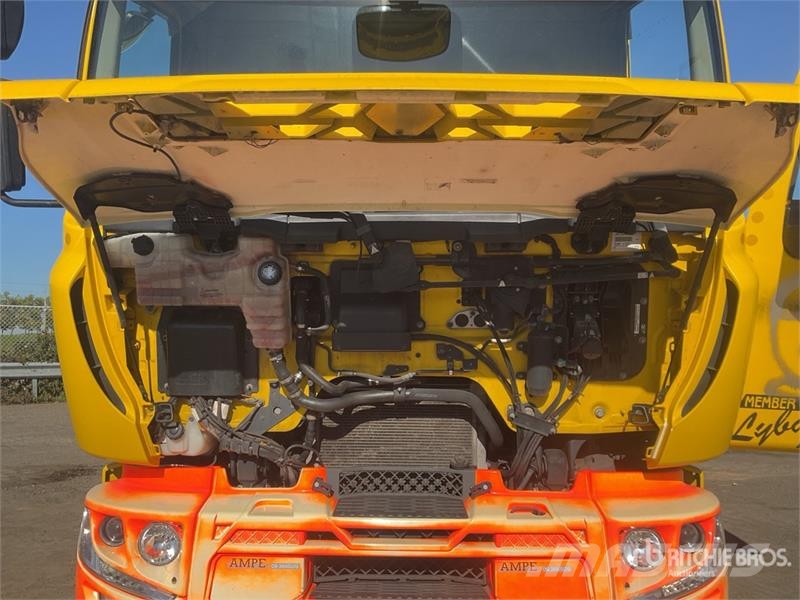 Renault Midlum 4x2 with Crane Tow Truck Bergungsfahrzeuge