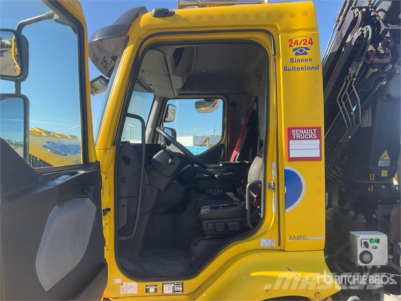 Renault Midlum 4x2 with Crane Tow Truck Bergungsfahrzeuge