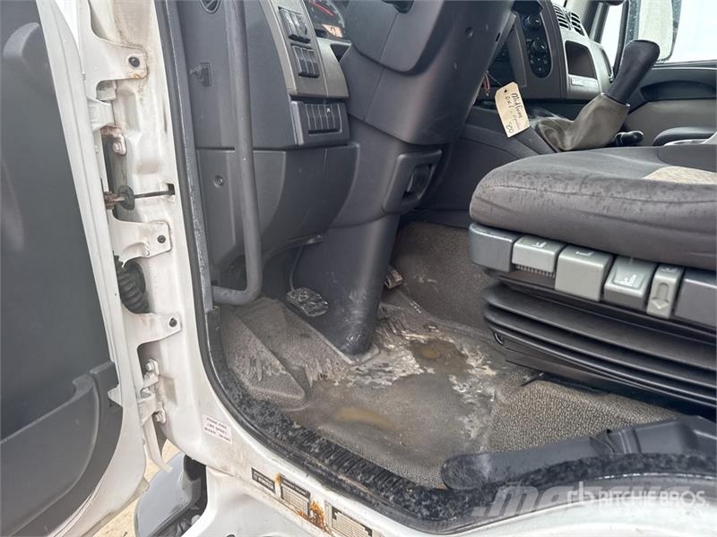 Renault Midlum Camion Fourgon 220 DXi 4x2 Van Truck ボックスボディー、ウイング、箱車