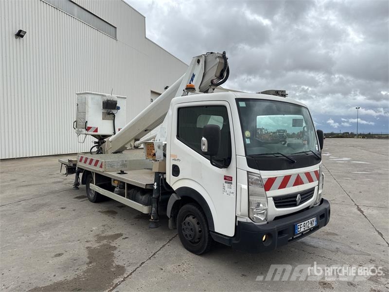 Renault MT 202 20 m on Renault Maxity 120 DXi 4x2 Camion N Camion nacelle