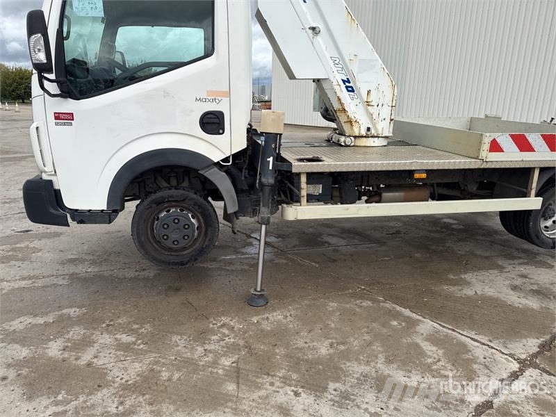Renault MT 202 20 m on Renault Maxity 120 DXi 4x2 Camion N Camion nacelle