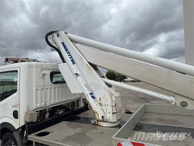 Renault MT 202 20 m on Renault Maxity 120 DXi 4x2 Camion N Camion nacelle
