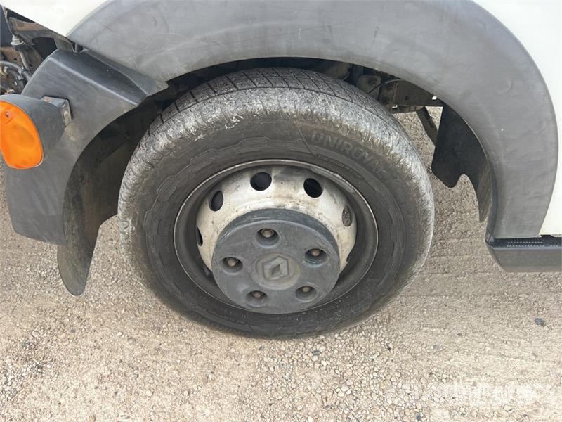 Renault MT182AZ 18 m on Renault F241 Camion Nacelle Bucket Avtokošare