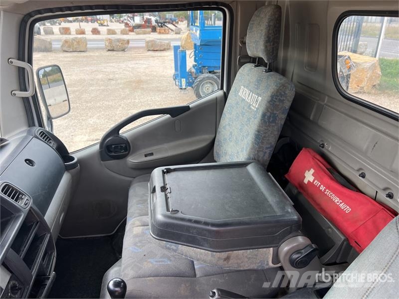Renault MT182AZ 18 m on Renault F241 Camion Nacelle Bucket Avtokošare