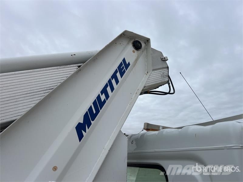 Renault MT182AZ 18 m on Renault F241 Camion Nacelle Bucket Avtokošare