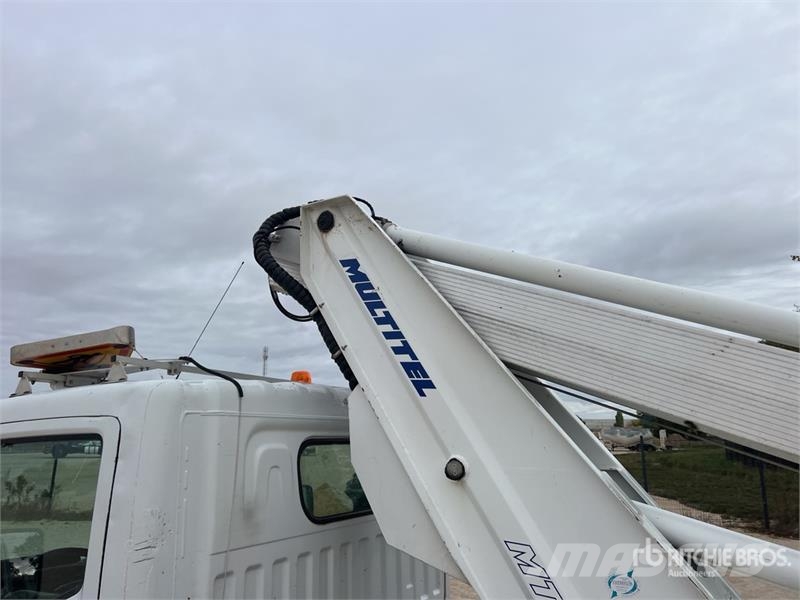 Renault MT182AZ 18 m on Renault F241 Camion Nacelle Bucket Avtokošare