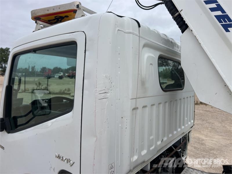 Renault MT182AZ 18 m on Renault F241 Camion Nacelle Bucket Avtokošare
