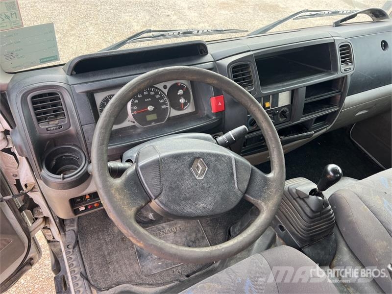 Renault MT182AZ 18 m on Renault F241 Camion Nacelle Bucket Avtokošare