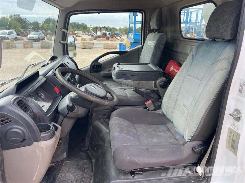 Renault MT182AZ 18 m on Renault F241 Camion Nacelle Bucket Avtokošare