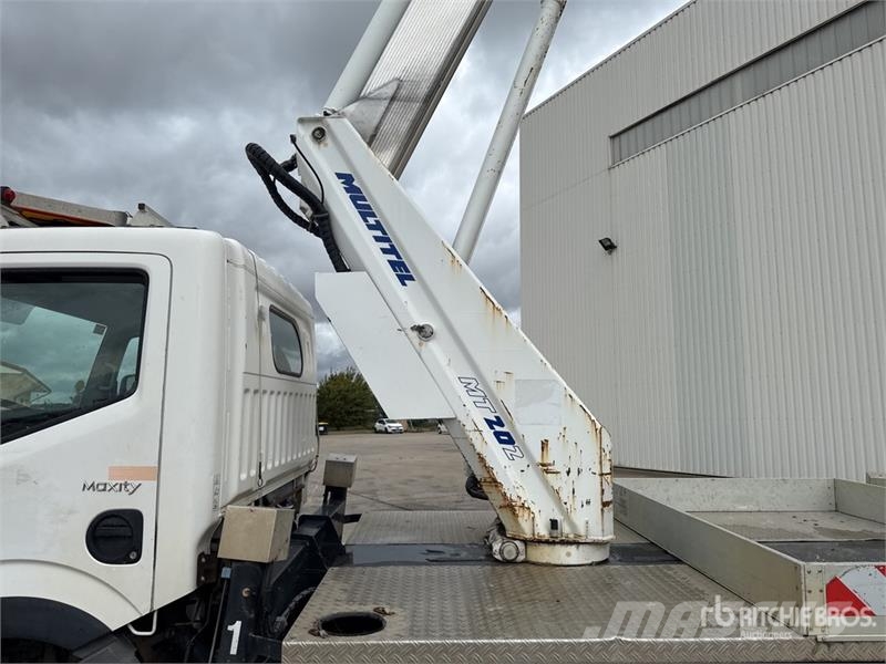 Renault MT202 20 m on Renault Maxity 120 DXi 4x2 Camion Na Autoplošiny