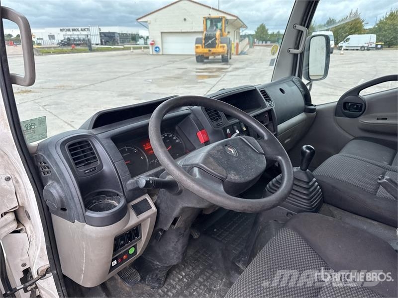 Renault MT202 20 m on Renault Maxity 120 DXi 4x2 Camion Na Autoplošiny