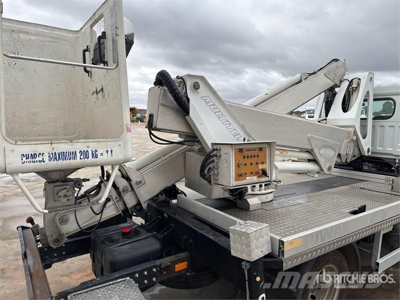Renault MX 200 DS 20 m on Renault Maxity 120 DXi 4x2 Camio Camion nacelle