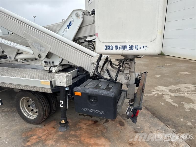 Renault MX 200 DS 20 m on Renault Maxity 120 DXi 4x2 Camio Camion nacelle