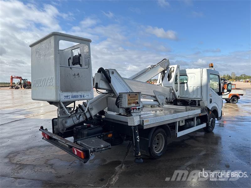 Renault MX 200 DS 20 m on Renault Maxity 120 DXi 4x2 Camio Camion nacelle