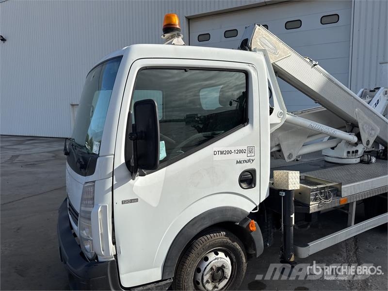 Renault MX 200 DS 20 m on Renault Maxity 120 DXi 4x2 Camio Camion nacelle
