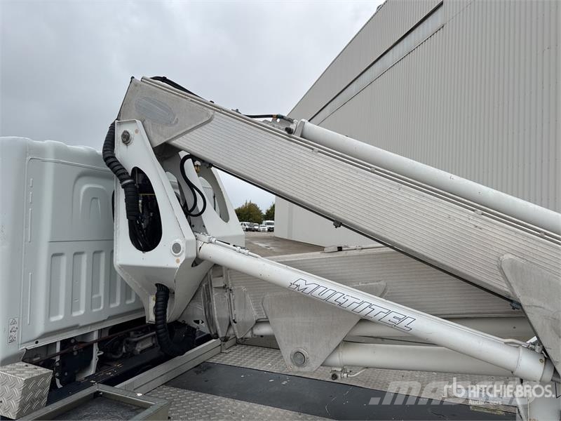 Renault MX 200 DS 20 m on Renault Maxity 120 DXi 4x2 Camio Camion nacelle