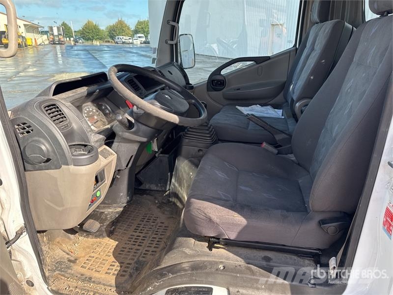 Renault MX 200 DS 20 m on Renault Maxity 120 DXi 4x2 Camio Camion nacelle