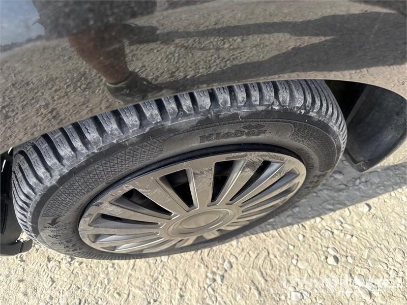 Renault New Twingo Automobile (Inoperable) Automašīnas