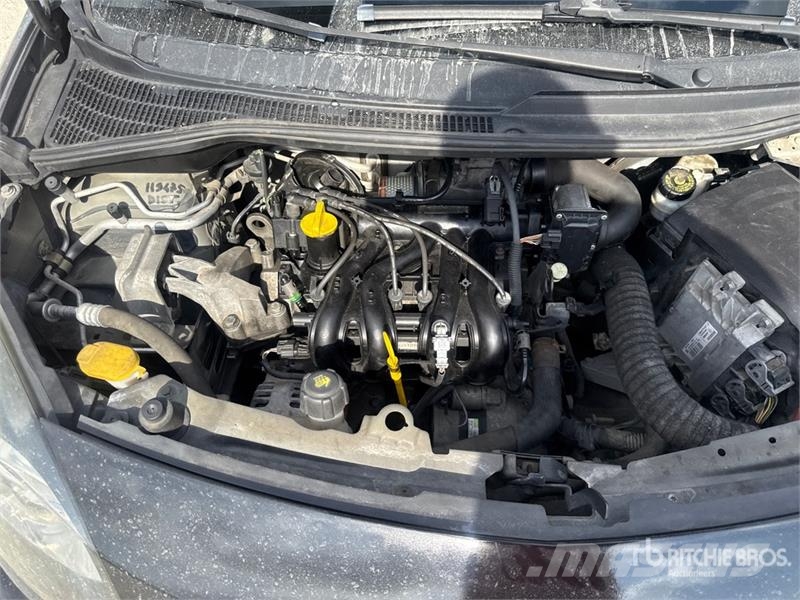 Renault New Twingo Automobile (Inoperable) Automašīnas
