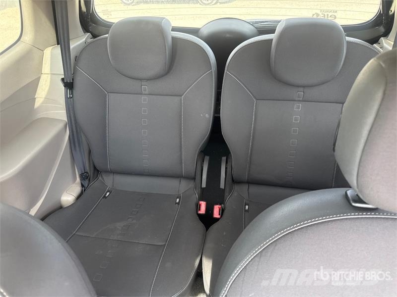 Renault New Twingo Automobile (Inoperable) Automašīnas
