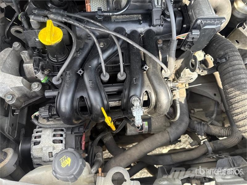 Renault New Twingo Automobile (Inoperable) Automašīnas