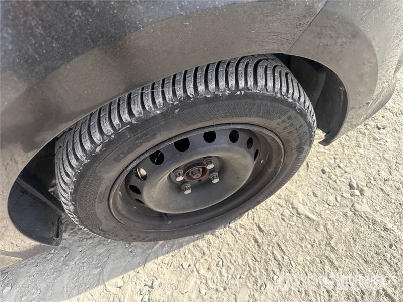 Renault New Twingo Automobile (Inoperable) Automašīnas