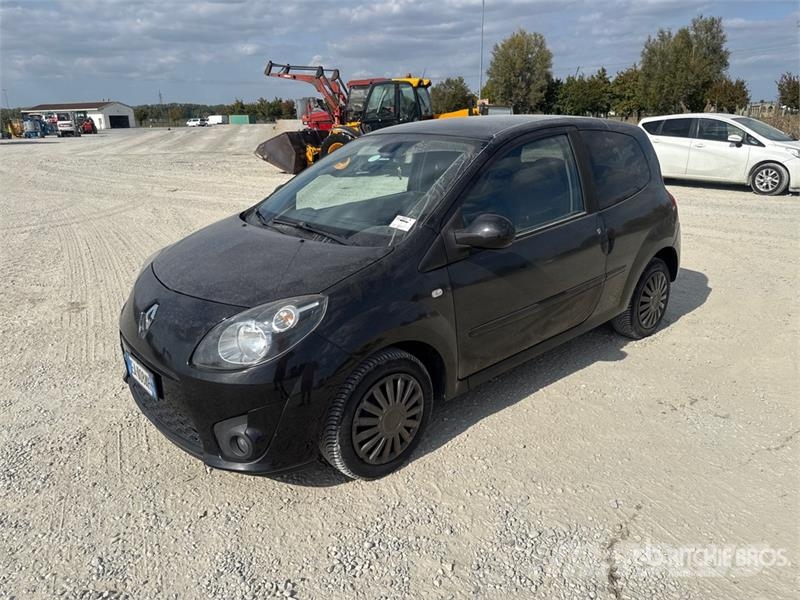 Renault New Twingo Automobile (Inoperable) Automašīnas