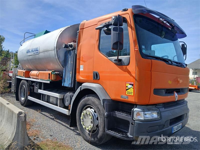 Renault on Renault Premium 420dCI 4x2 Camion Repandeuse A Tartályos teherautók